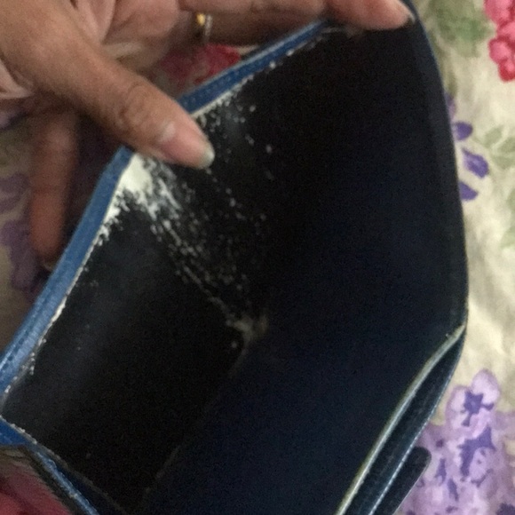 Vintage old blue Epi bifold snap LV wallet - Picture 6 of 8